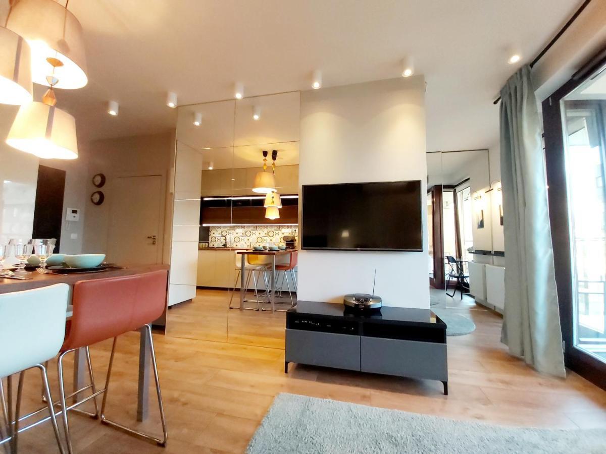 Siedmiogrodzka - Most Handy Location, Aircon&garage Free Apartament Warszawa