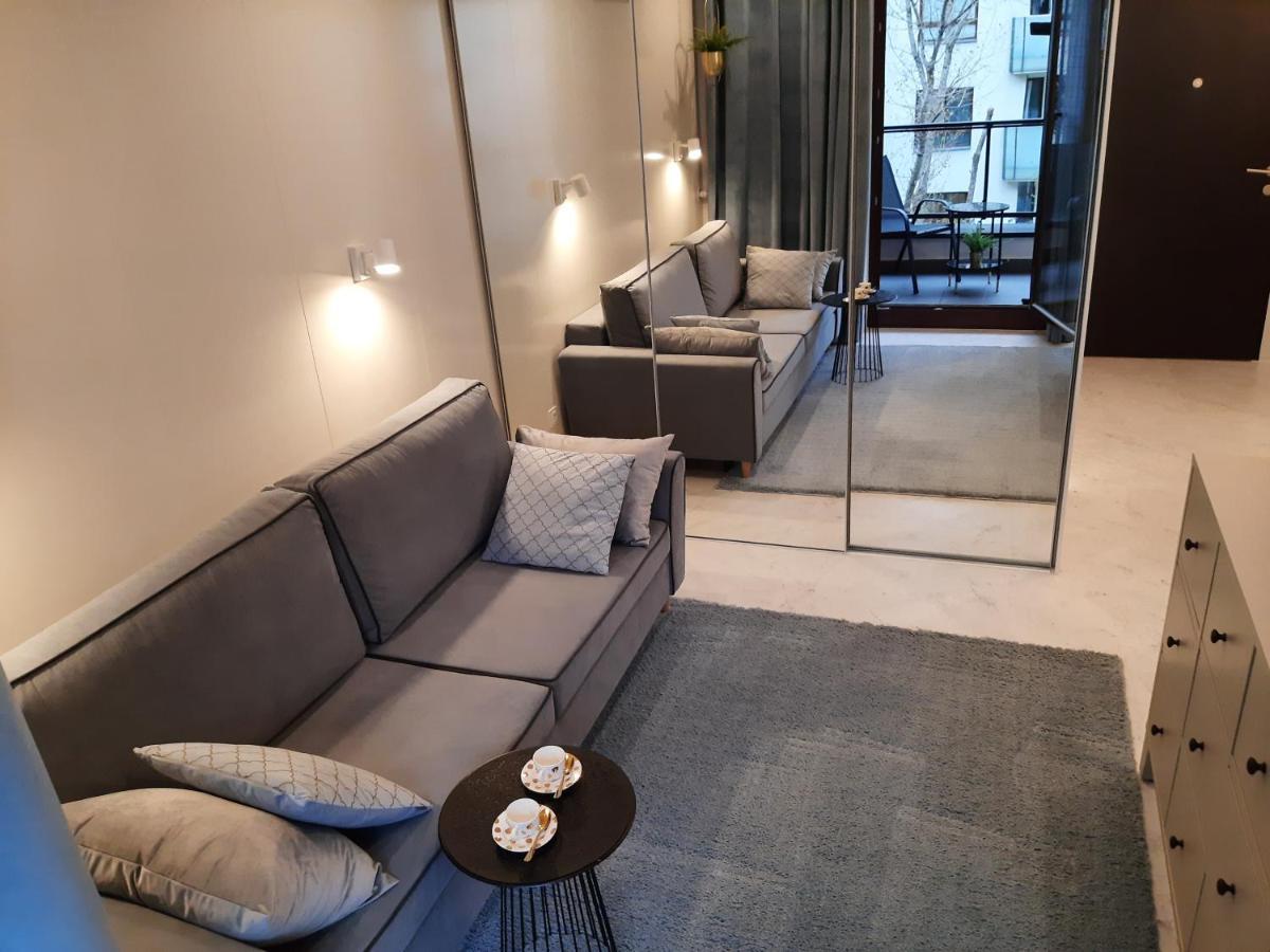 Apartment Siedmiogrodzka - Most Handy Location, Aircon & Garage Free