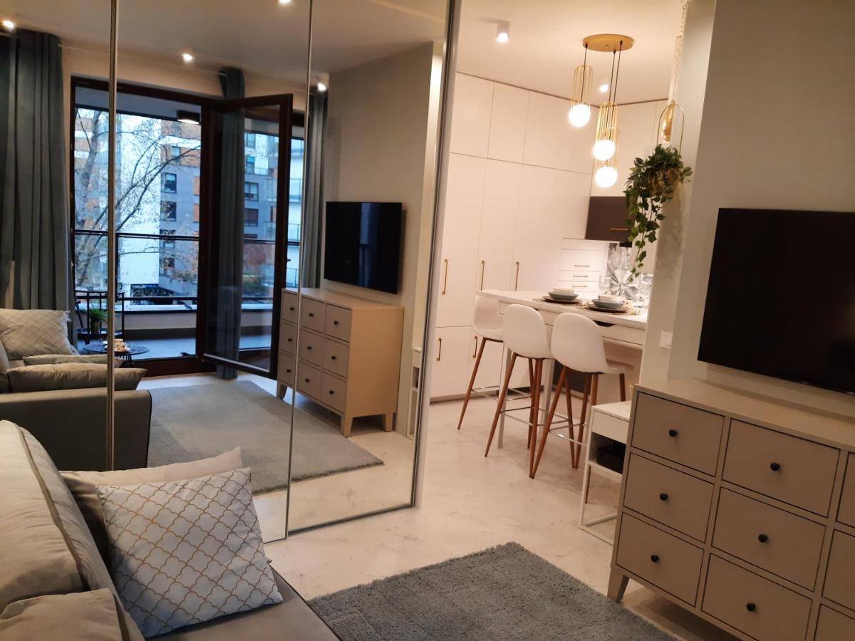 Apartment Siedmiogrodzka - Most Handy Location, Aircon & Garage Free Warsaw