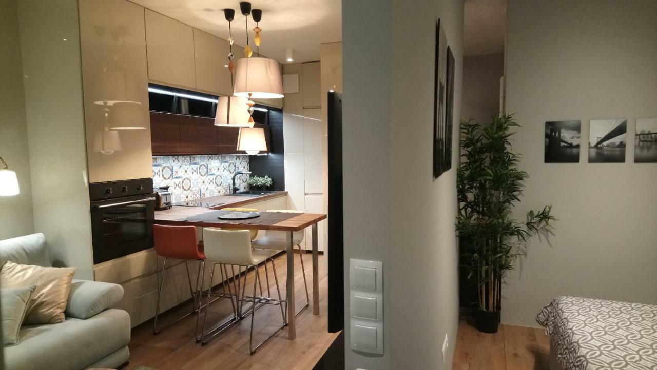 Siedmiogrodzka - Most Handy Location, Aircon & Garage Free Apartment *