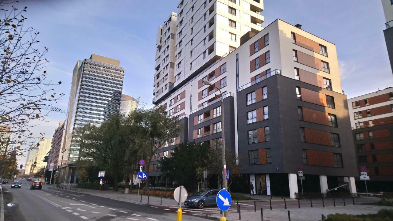 Siedmiogrodzka - Most Handy Location, Aircon & Garage Free Apartment *