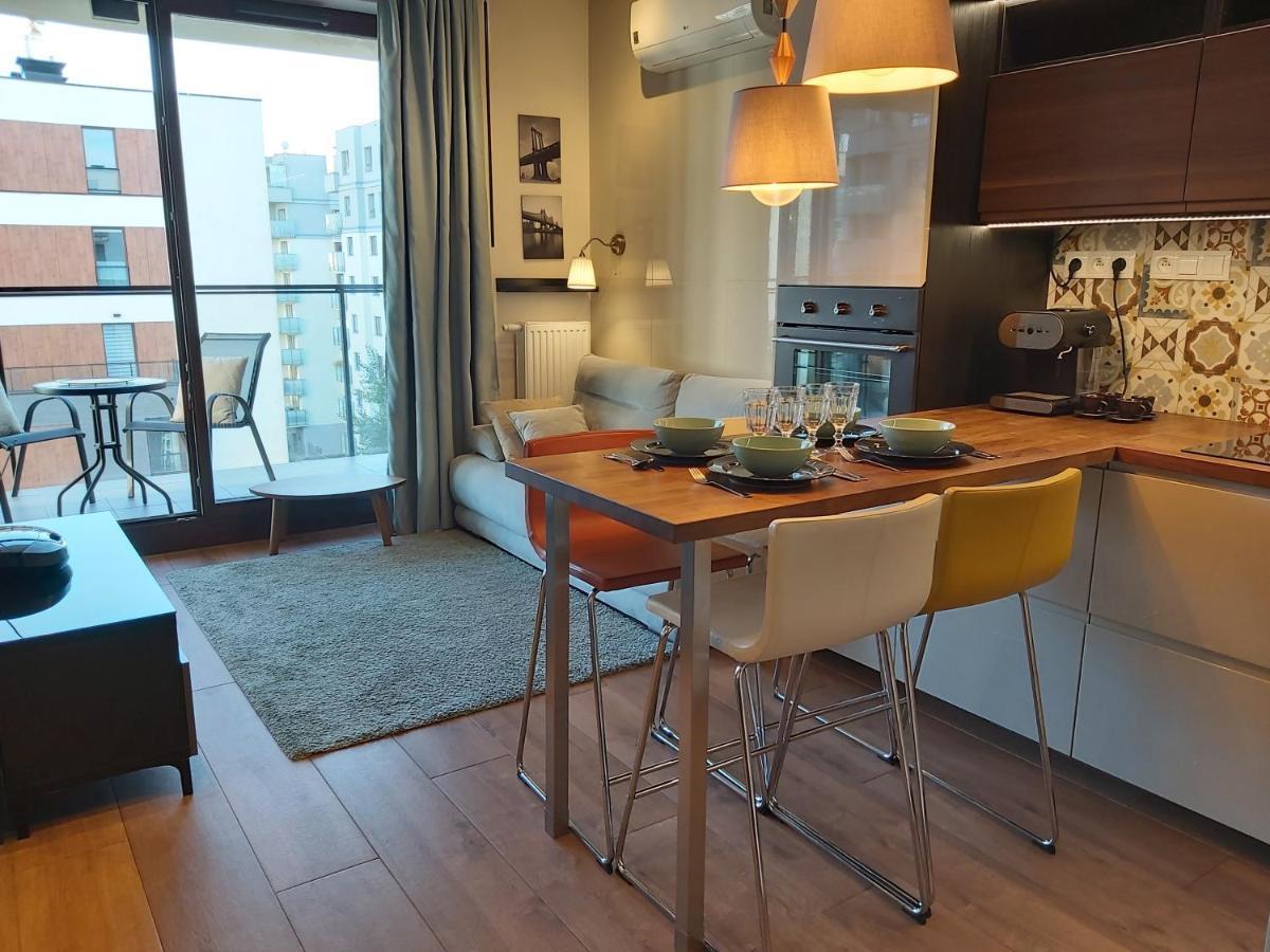 Siedmiogrodzka - Most Handy Location, Aircon & Garage Free Apartment