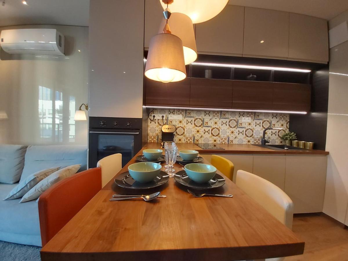Apartment Siedmiogrodzka - Most Handy Location, Aircon & Garage Free *