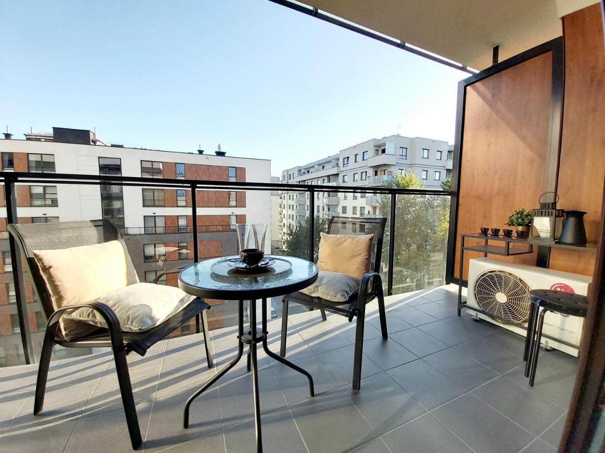 Siedmiogrodzka - Most Handy Location, Aircon & Garage Free Apartment Warsaw