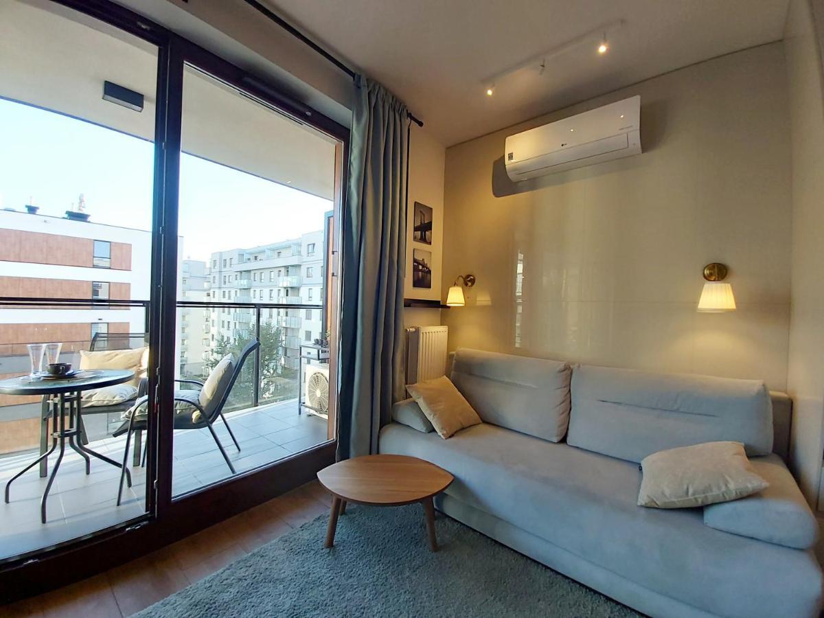 Siedmiogrodzka - Most Handy Location, Aircon & Garage Free Apartment *