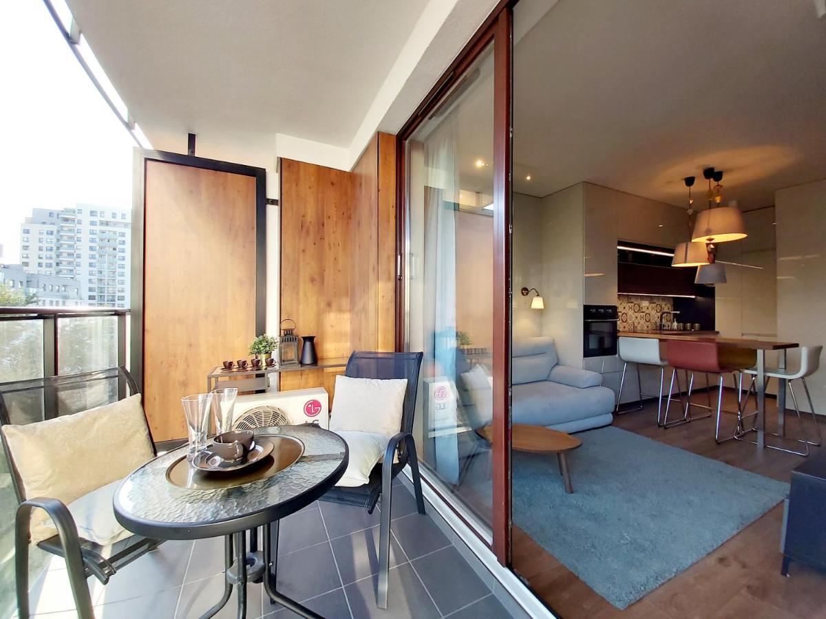Apartment Siedmiogrodzka - Most Handy Location, Aircon & Garage Free